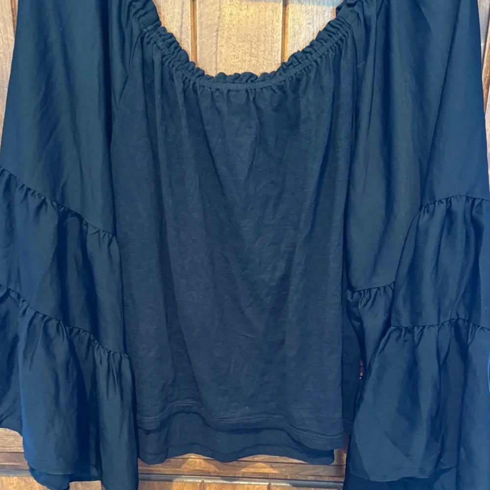 Chic Black Ruffled Women's Blouse - Picture 5 of 5